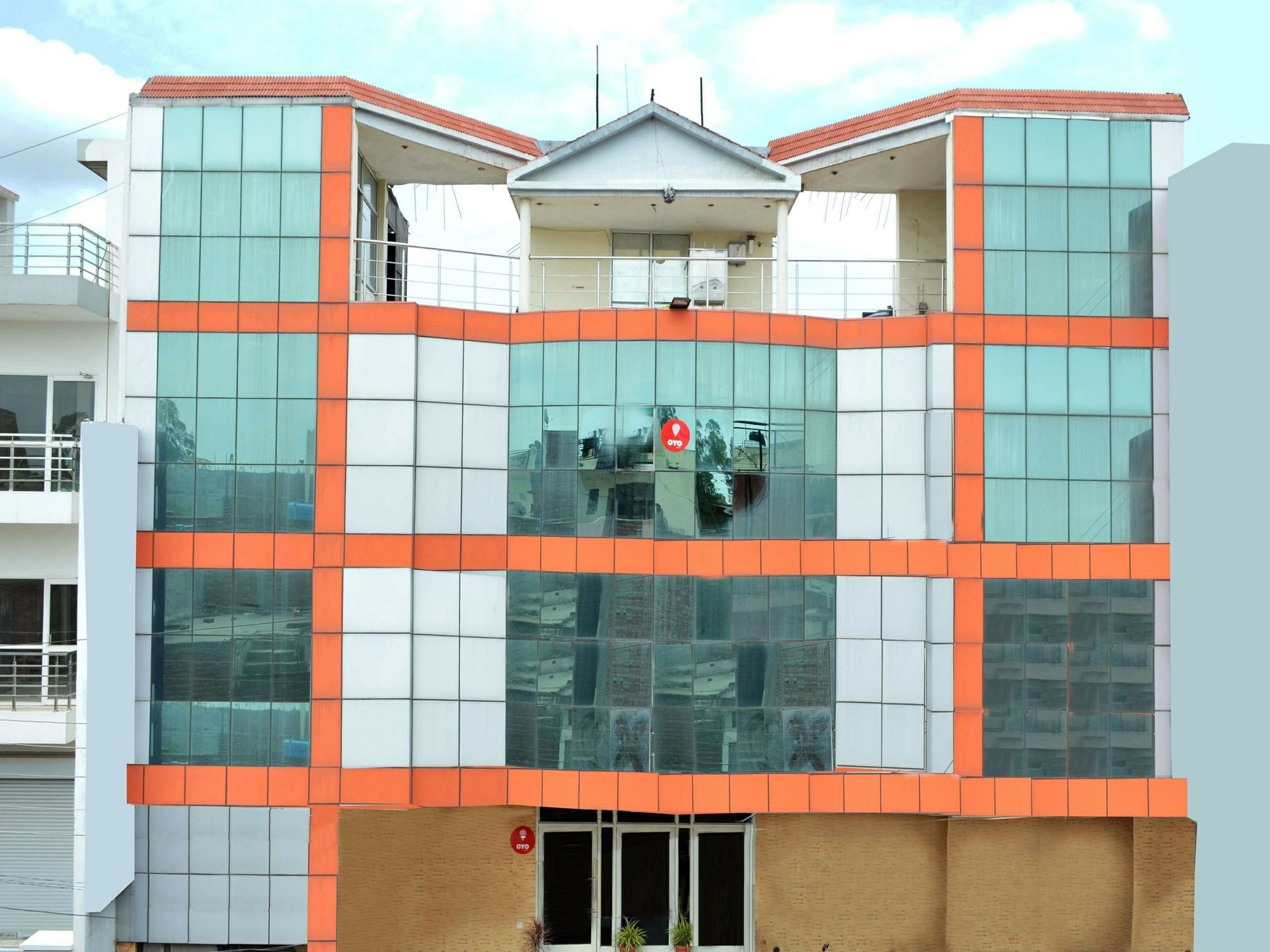 OYO 6463 Hotel Dove Chandīgarh Buitenkant foto